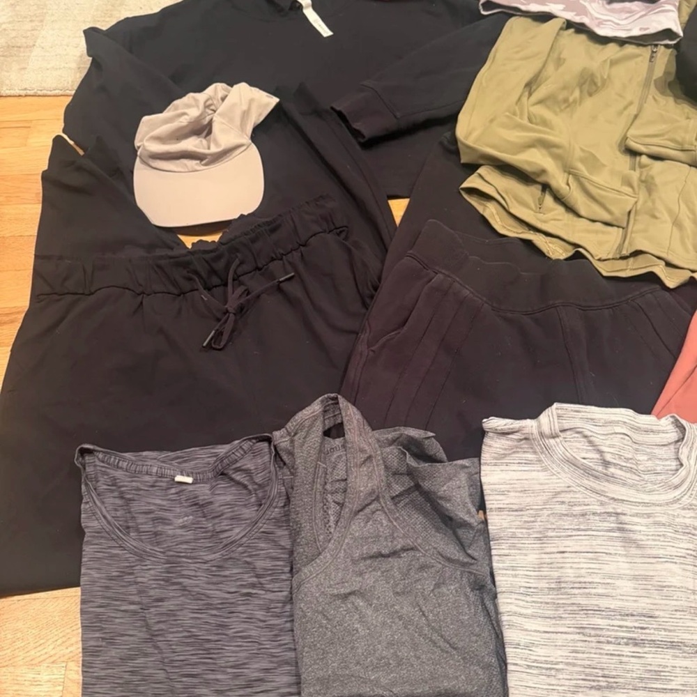 Lululemon Bundle Size Medium Athletic Clothing Wa… - image 2